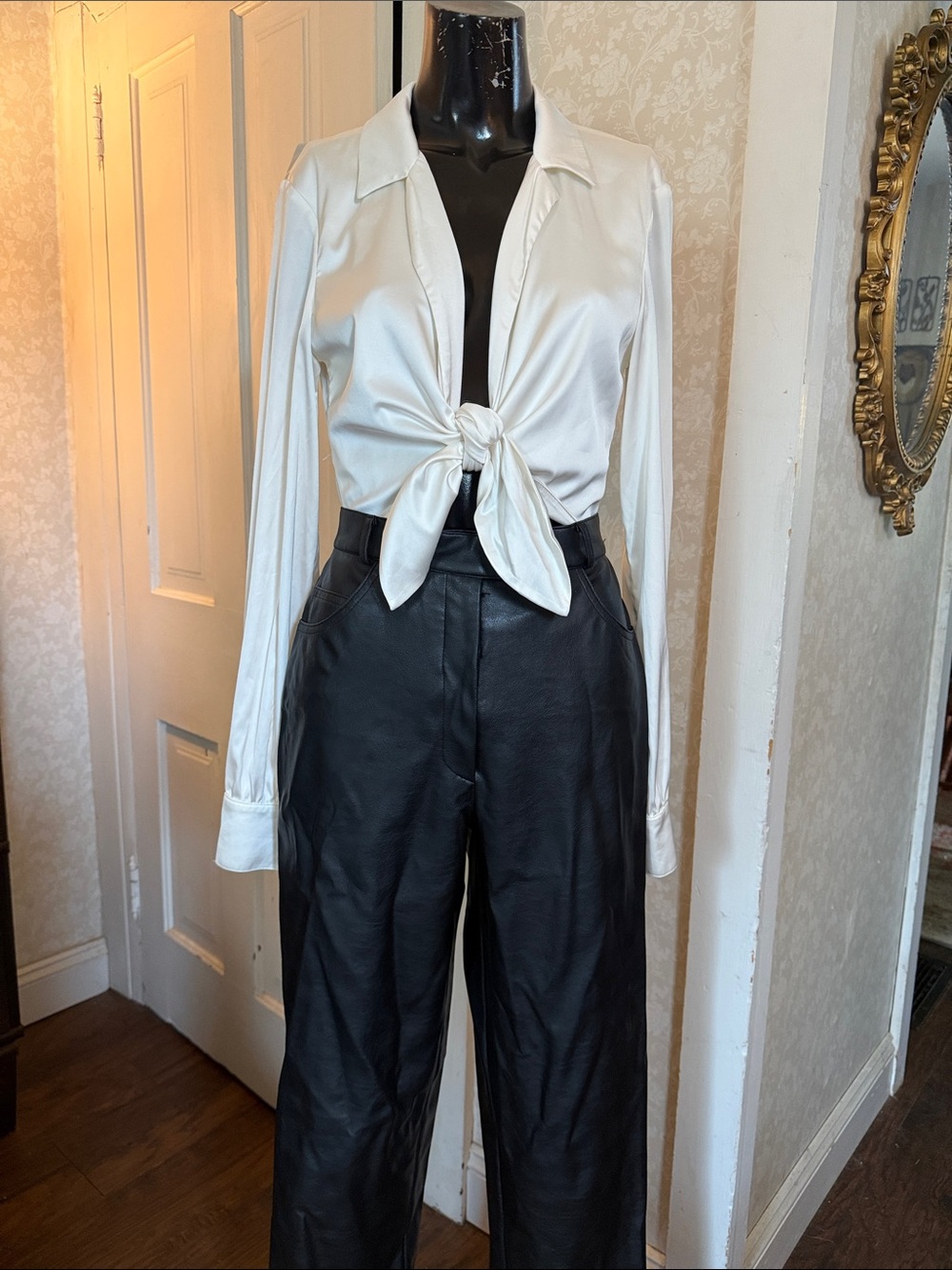 House of London CB White Deep V Satin Front Tie Bodysuit Collared Blouse Medium
